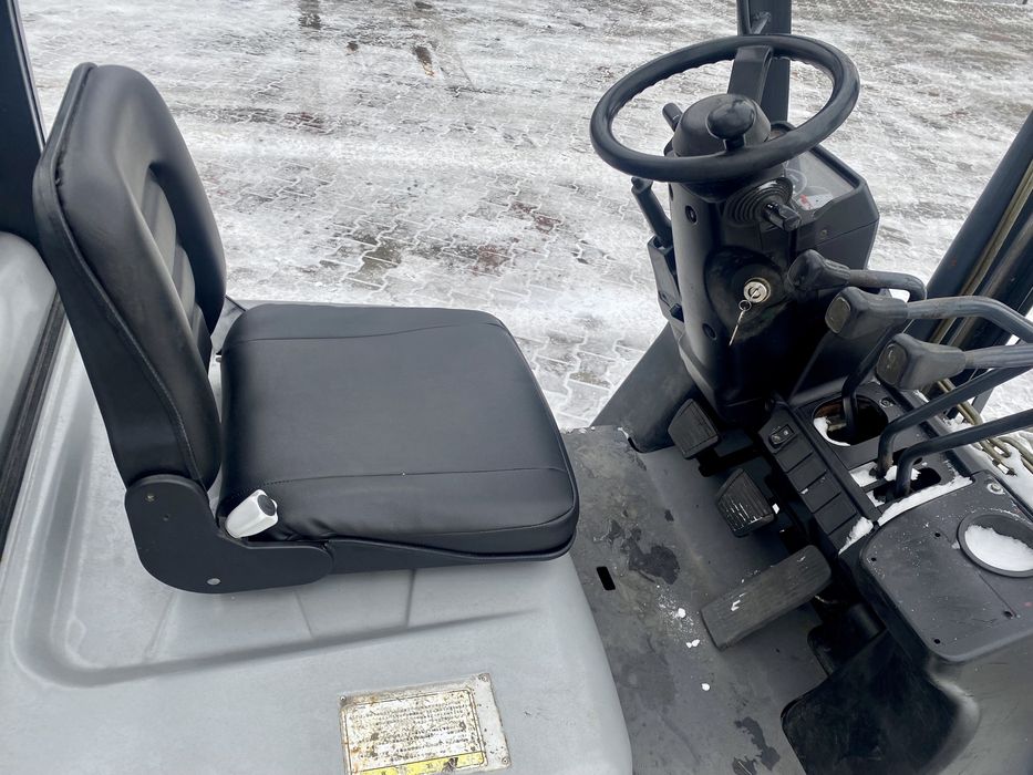 Навантажувач Nissan 15g газовий 2008р., 1.5т., 3м.