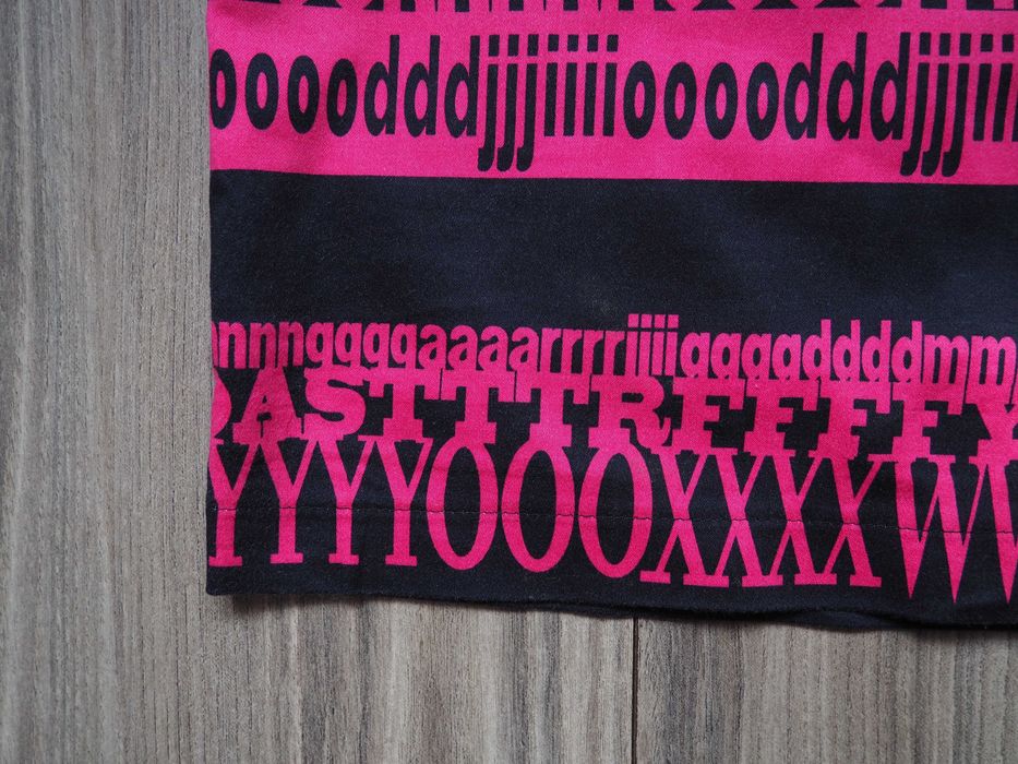 Oodji spódnica mini czarna w różowy print R. 38 (M)