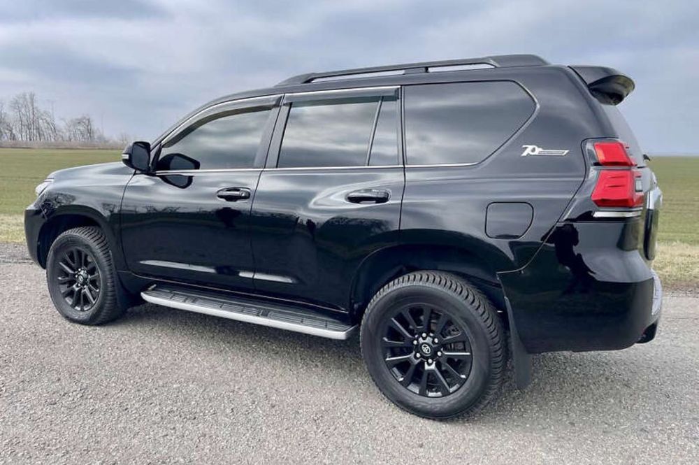 Toyota Land Cruiser Prado 2019 VIN JTEBU3FJ00K174990 фото оголошення 10 з 21