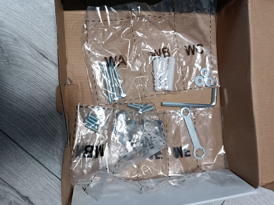 Кріплення для телевізора з поворотом