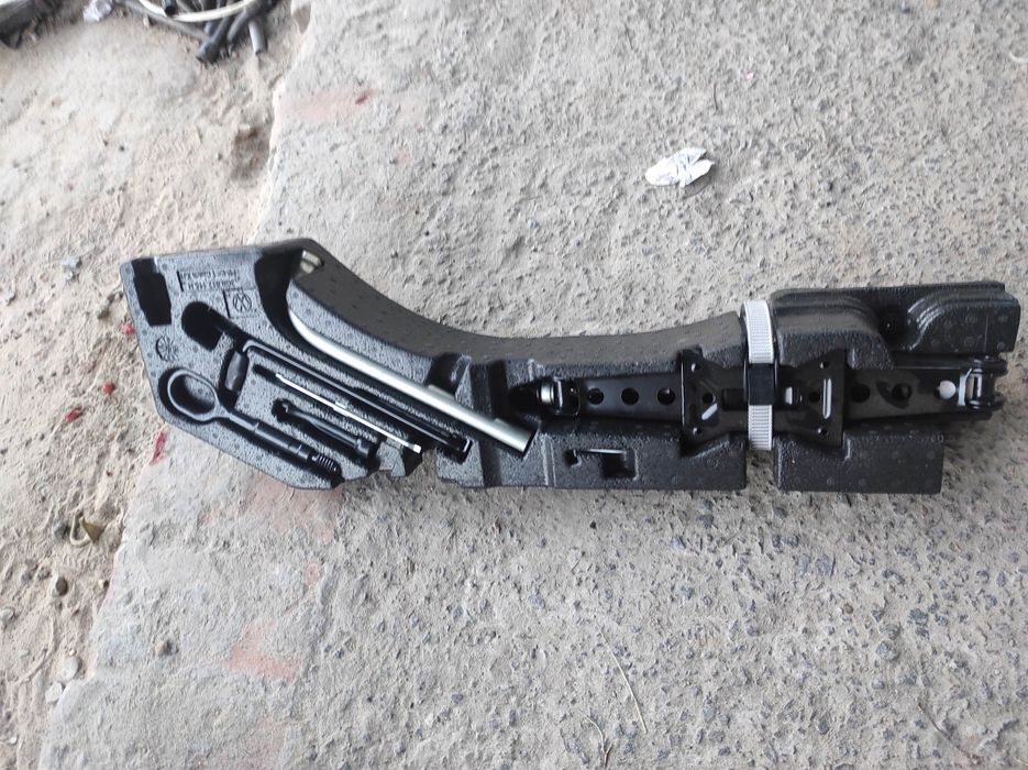 Домкрат vw passat b8