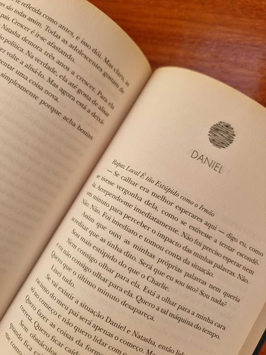 Livro "O Sol também é uma estrela"