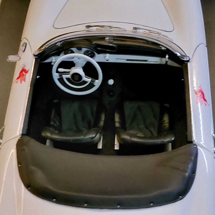 Porsche 356A Speedster #23F AUTOart 1:18