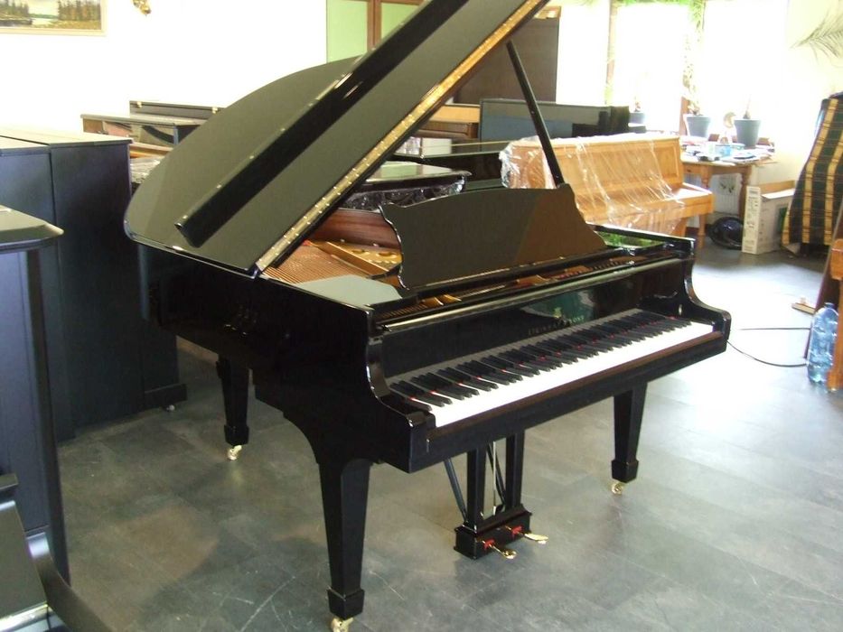 Fortepian Steinway & Sons mod M-170 z 1962 r. po renowacji , czarny