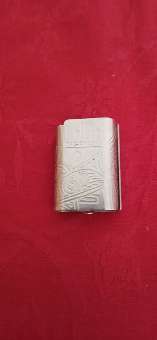 Capa de isqueiro Marlboro Medium