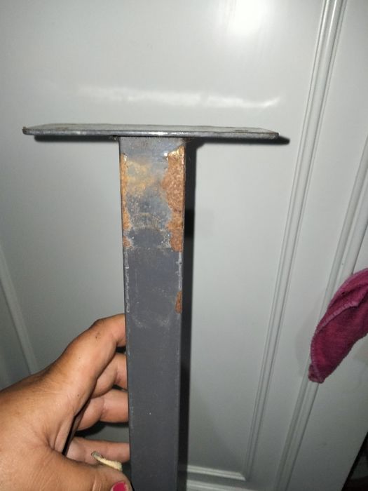 Cama de madeira com estrado