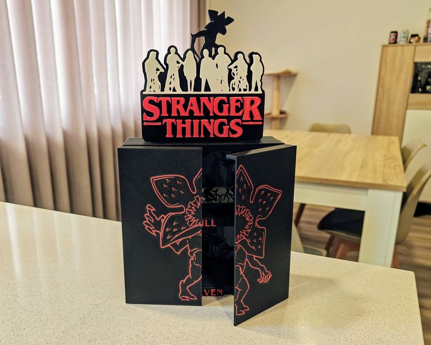 Expositor figuras Funko Stranger Things McDonalds