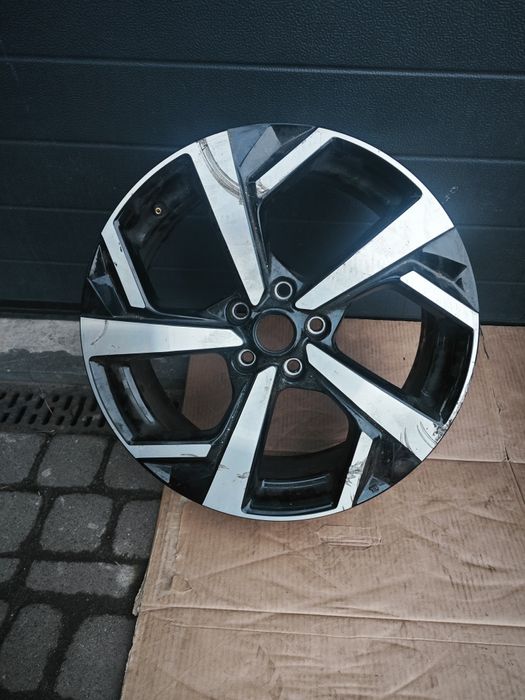 Felga alu 5x114,3 19" Nissan Qashqai J7 ET40