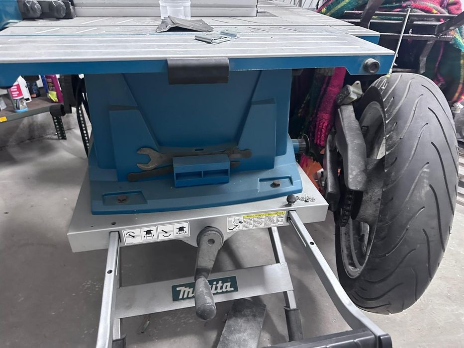 MAKITA MLT100 Piła Pilarka stołowa plus stół