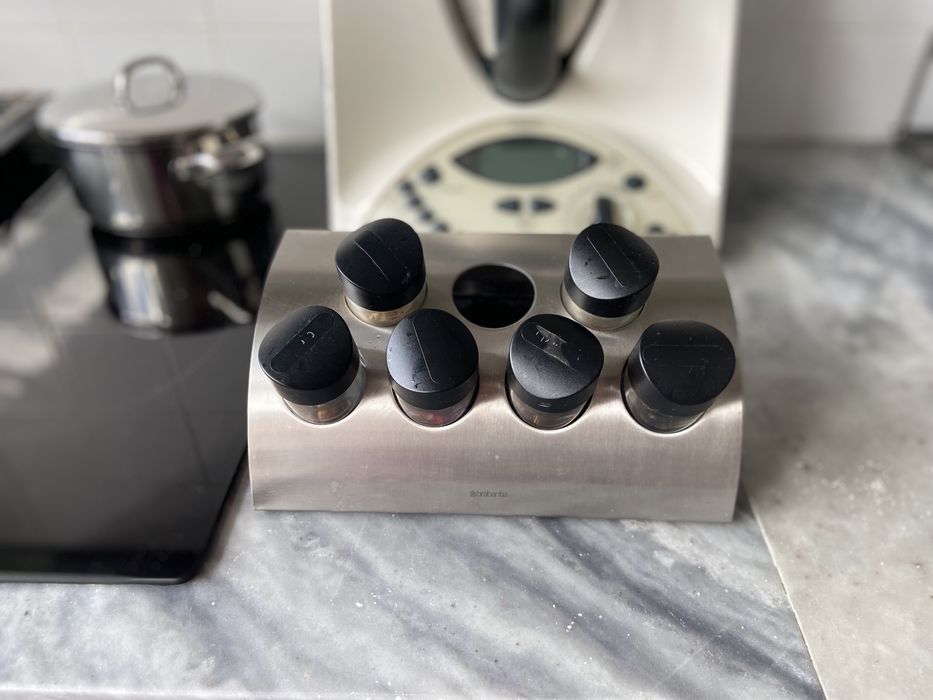 Suporte especiarias Brabantia usado