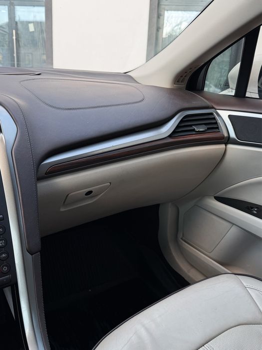 Продаж Ford Fusion 2.0 2017 AWD Platinum