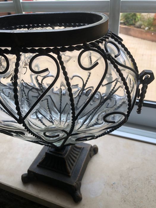 Jarra decoração em metal e vidro