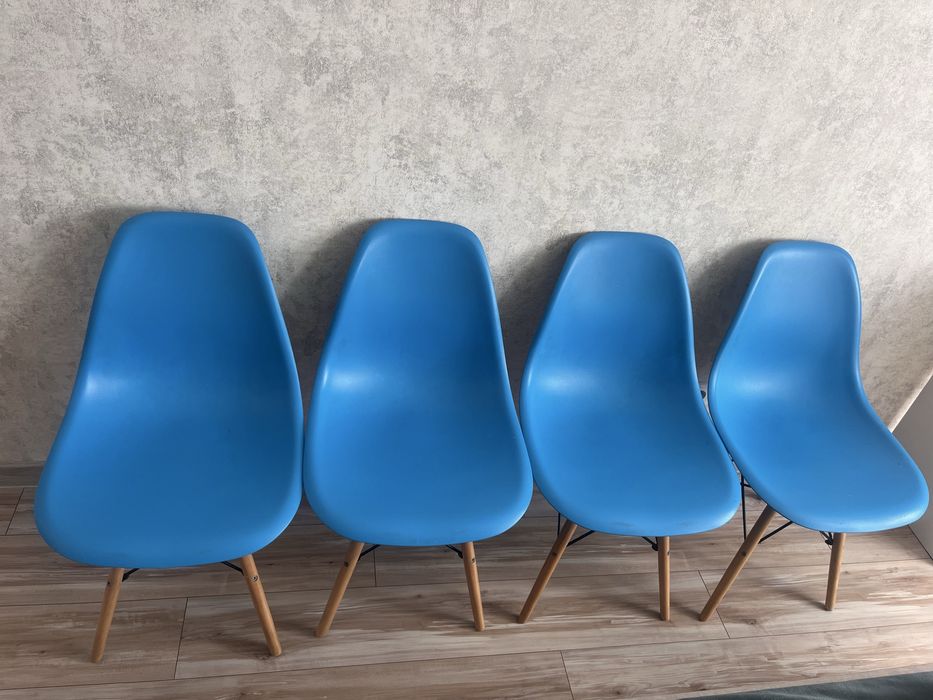 Продаж кухонного стола та 4 стільці