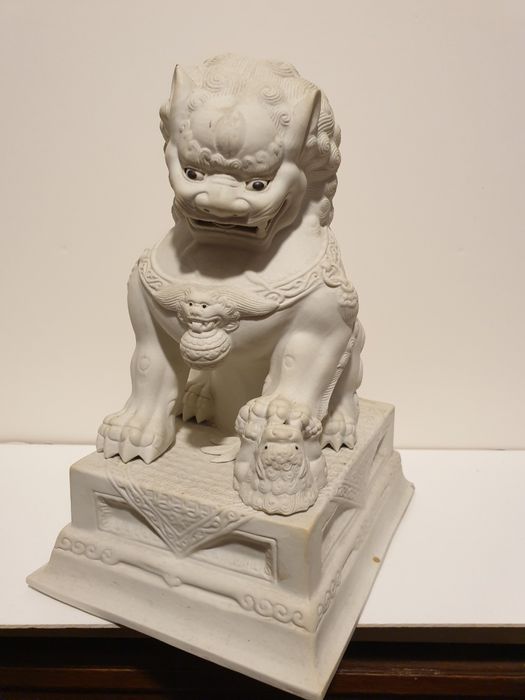 grande antigo Cão Foo asiático em porcelana marcada