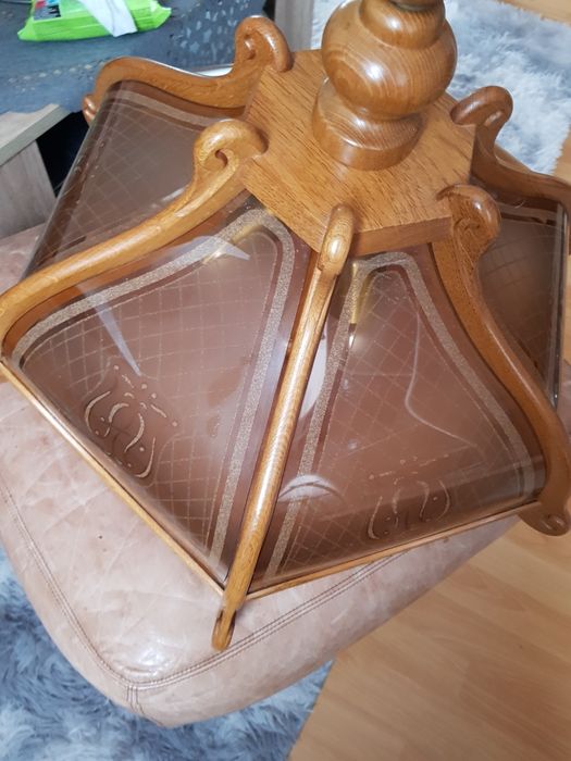 Sprzedam  żyrandol  debowy