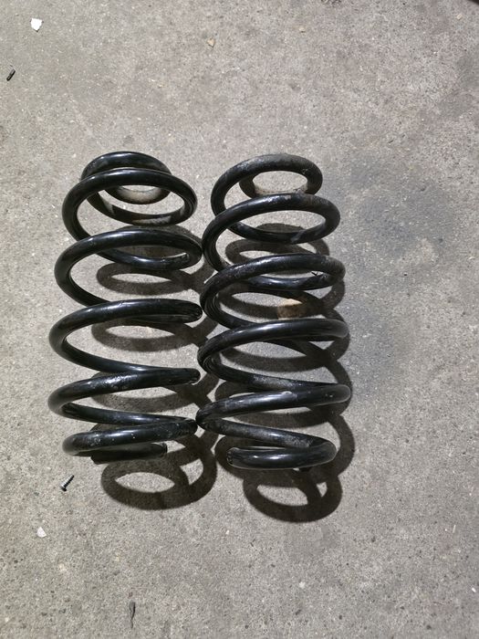 Opel vectra c kombi sprężyny tył