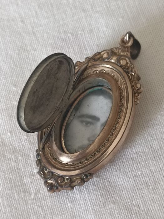 Локет, медальон антикварный.Золото дубле.30 годы