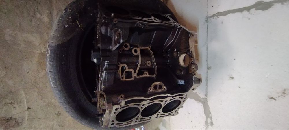 Продам блок двигателя Таурег