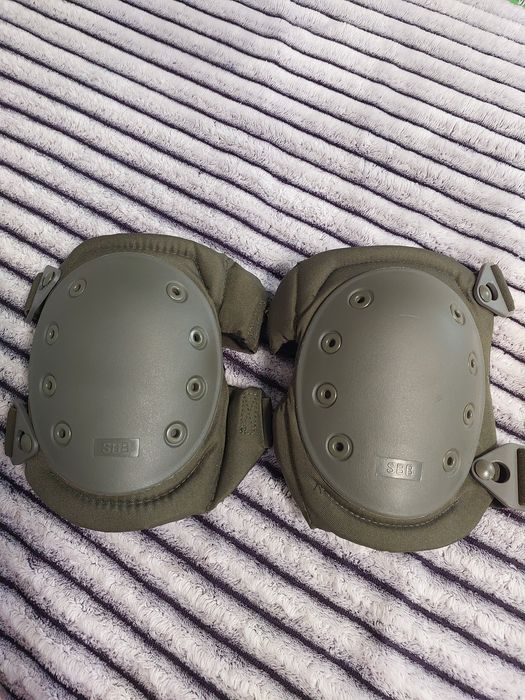 Наколінники нові