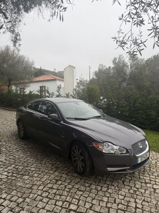 Carro com 219 mil km do ano 2009 com 2700celi biturbo  207cv revisao feito 2026 enspesao  proximo  ano 2027