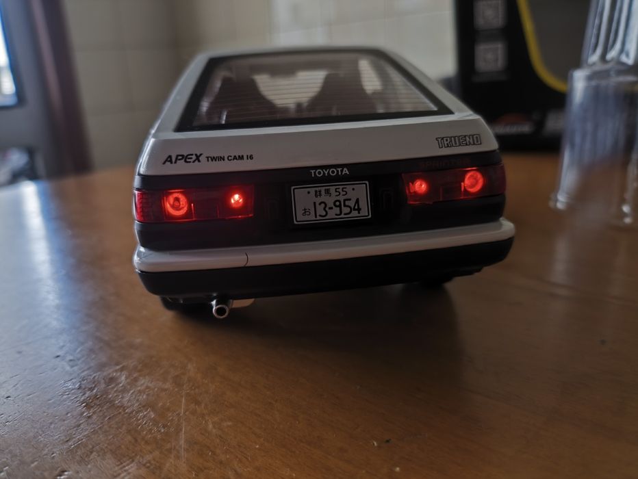 Toyota AE86 Trueno Panda 1/24 Initial D
