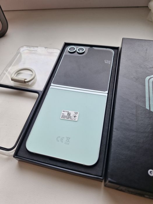 Samsung Galaxy Z Flip 6 12/512 официальный украинский