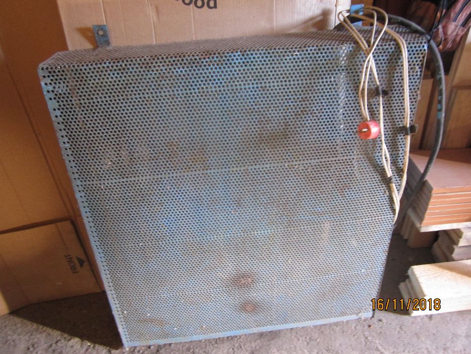 Обогреватель теновый.60см х 60см.1.5кВт 220вольт