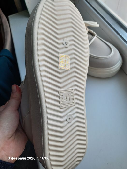 Нові кросівки 25,8см