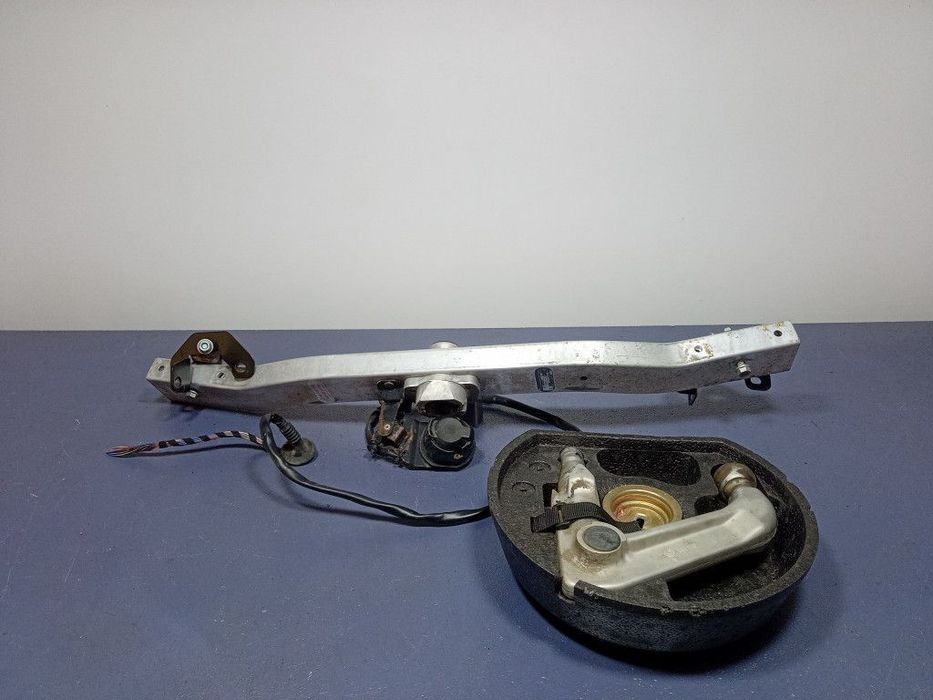 BMW 3 E46 TOURING KOMBI BELKA KULA HAK WPINANY 6751510