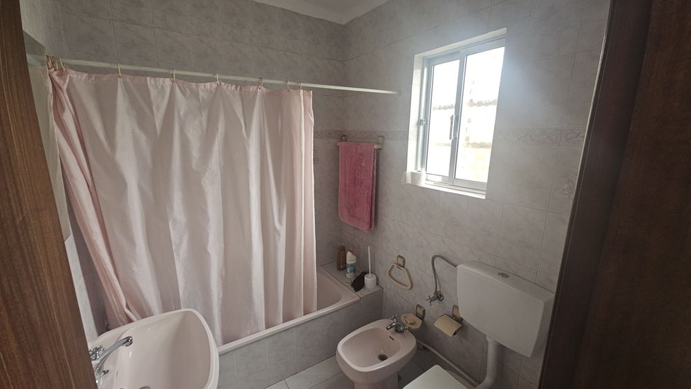 Moradia V3 com terreno.