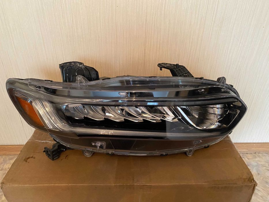 Фара оригінал Honda Accord 2018-2022 галоген лед