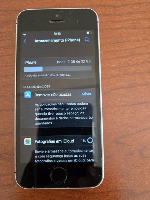 Apple iphone SE.