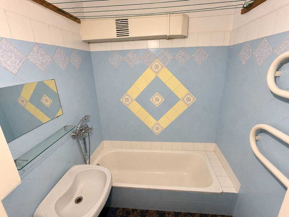 ПРОДАЖ 3-кімнатної квартири в Центрі міста по вул. П`ятницька