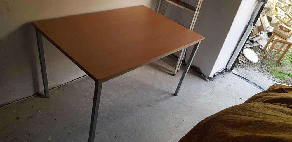 Stol ,stolik masywny ,odkrecane nogi. 120x80