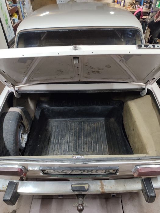 Продам ваз 2103      1975 год (СРОЧНО)