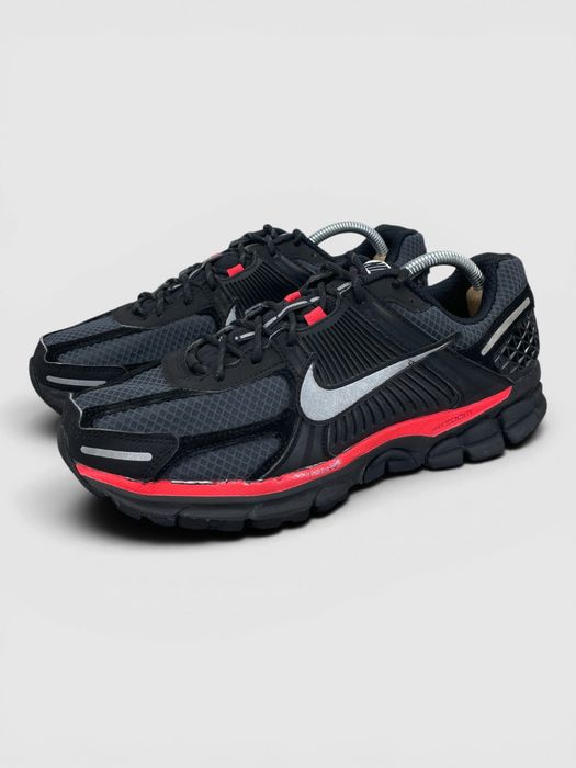 Buty Sportowe Nike Zoom Vomero 5 Czarny Czerwony Rozmiar 43