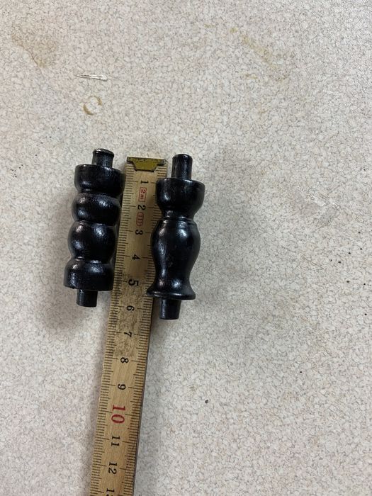 Małe 6 cm tralki drewniane pomalowane na czarno