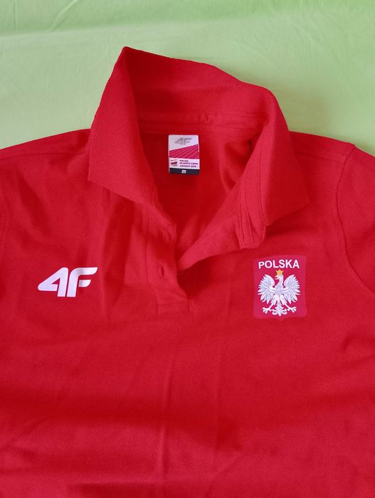 4F. Śliczna koszulka damska.