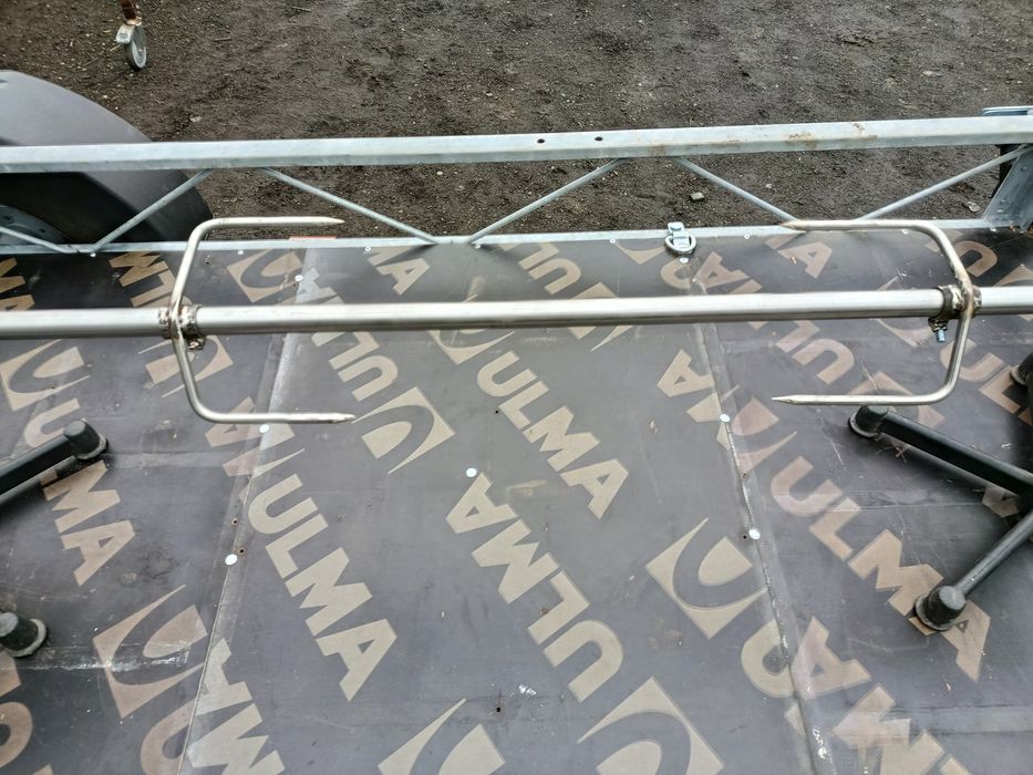 Rożen, Rożno, Grill obrotowy elektryczny pieczone prosię