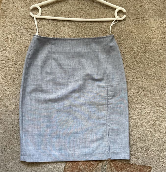 Garsonka ze spódniczką