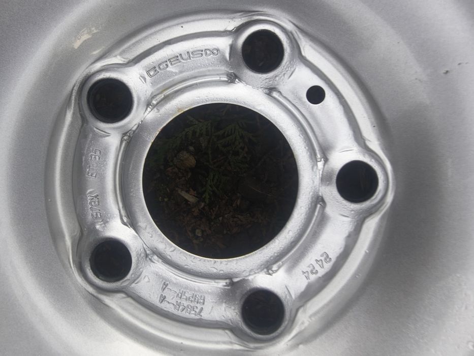 Felgi z oponami  do Mercedesa 4 szt