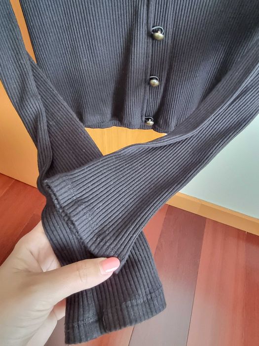 Camisola preta com botões Zara, tamanho S