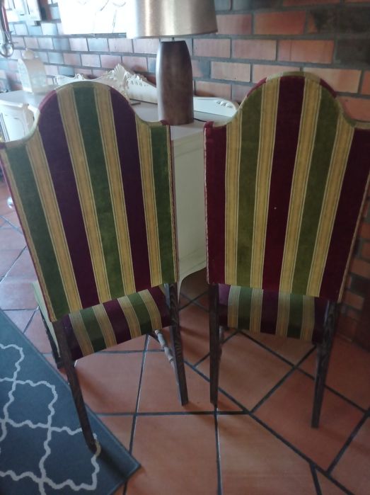 Cadeiras antigas