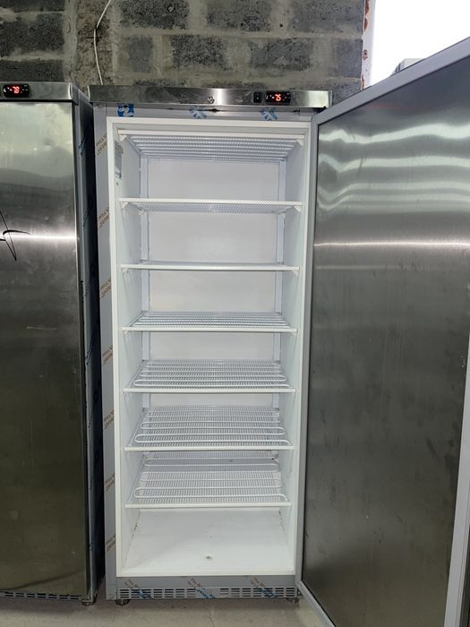Професійна морозильна камера 600л.METRO Professional GFR4600S