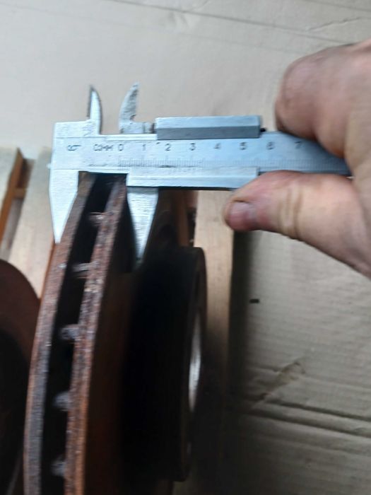 диски тормозние   Logan !  4х100 ! ступиця 61.2