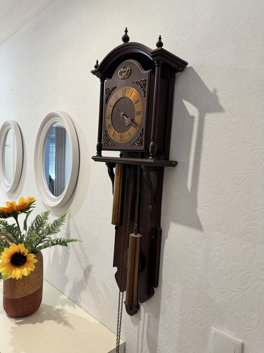 Relógio de Parede Antigo com Pêndulo – Fabricado em Portugal