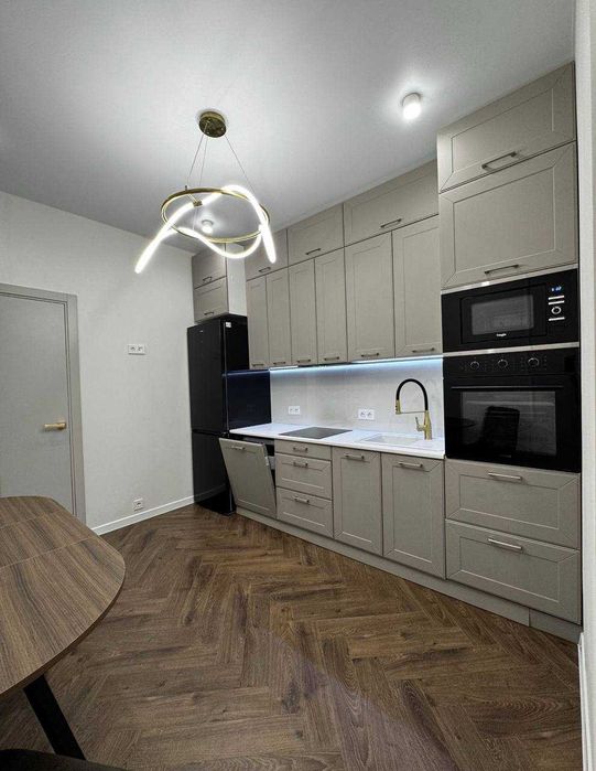 Продаж 1-кімнатної квартири на Слобідці, новобудова, 30 м², ремонт, меблі та техніка