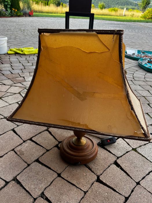 Lampy ścienne z abażurami