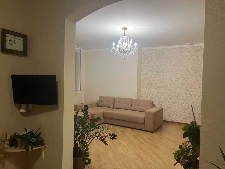 Продаж 3-к. квартира в ЖК Корона, Срібнокільська 1, Позняки