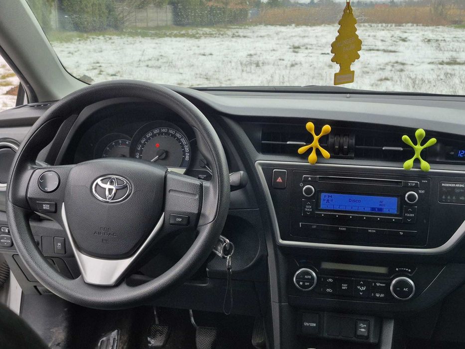 Toyota Auris II D-4D 6 biegów, klimatronik, koła lato-zima, LED,